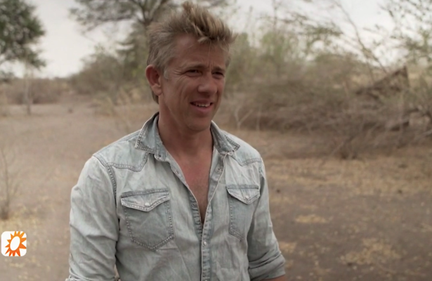 Waldemar Torenstra in een van de Afrikaanse landen